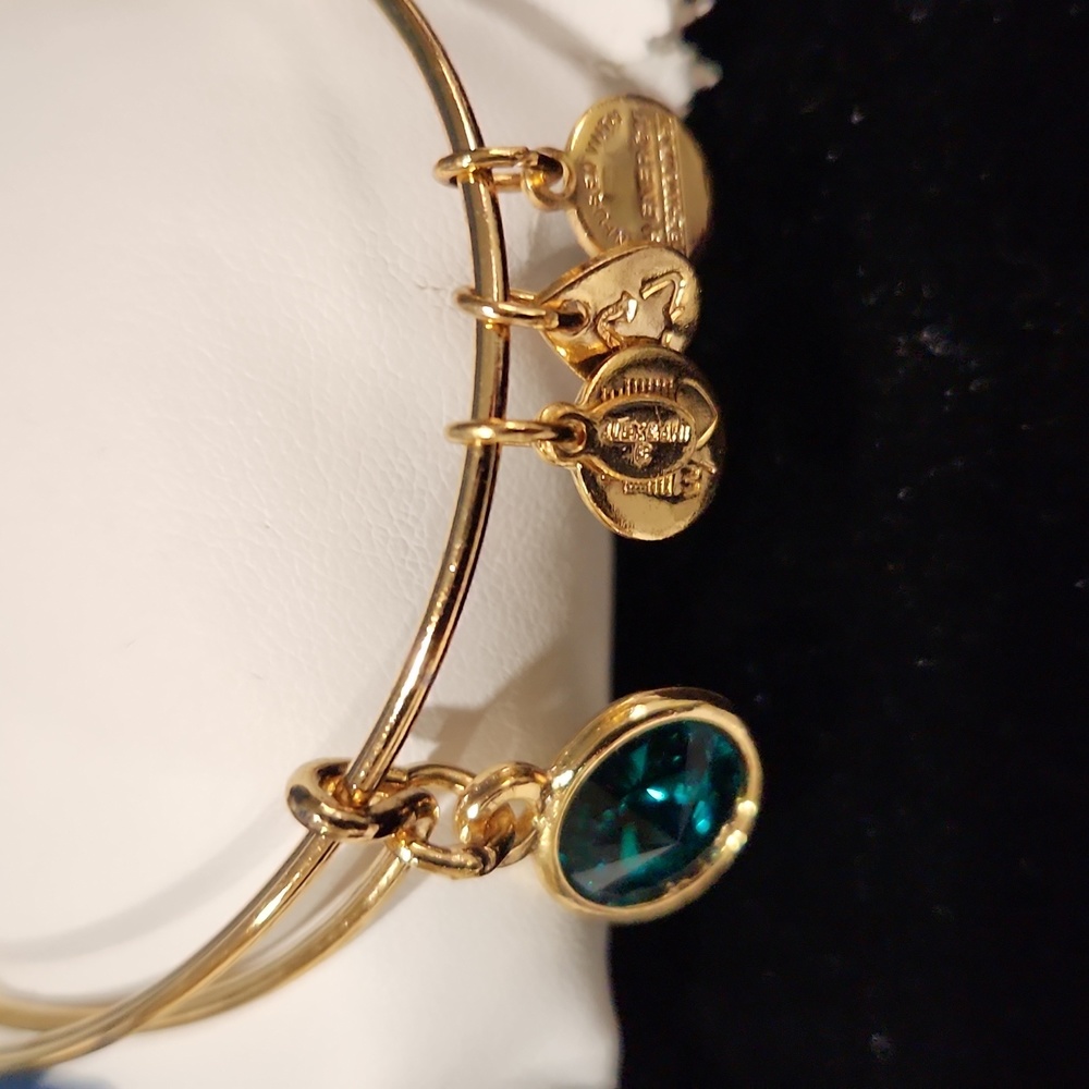 Alex and Ani May Birthstone- Emerald green